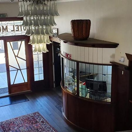 Hotel Motueka Backpackers, Loud Live Music Friday Saturday Nights Extérieur photo