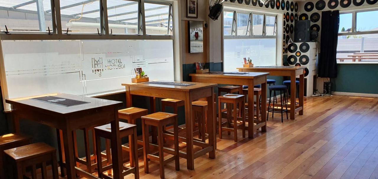 Hotel Motueka Backpackers, Loud Live Music Friday Saturday Nights Extérieur photo