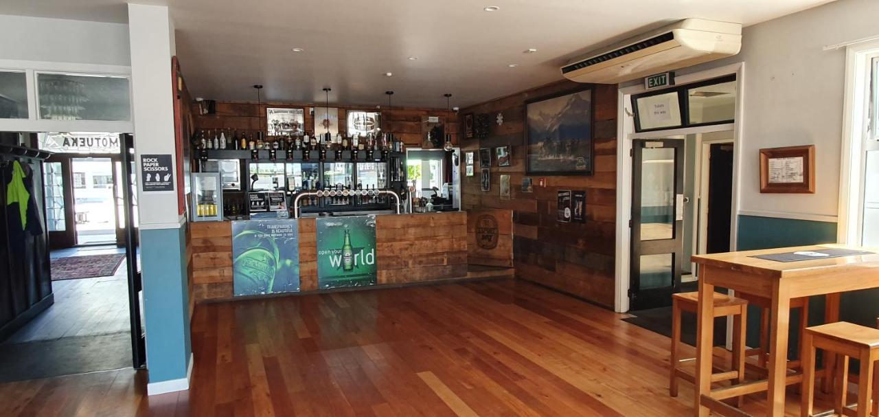 Hotel Motueka Backpackers, Loud Live Music Friday Saturday Nights Extérieur photo